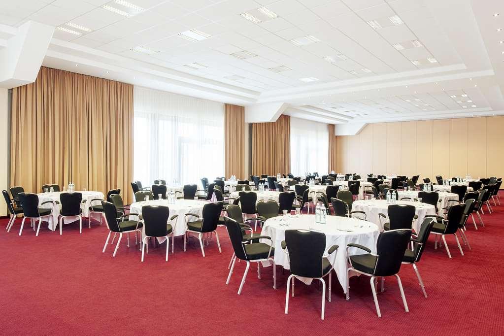 מלון שווכאט Nh Vienna Airport Conference Center מתקנים תמונה